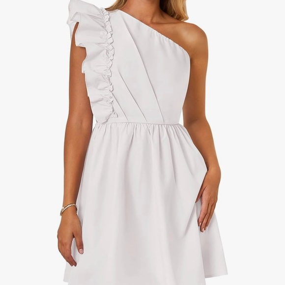 Beautiful White Summer Dress Size Medium- worn once - Picture 1 of 7
